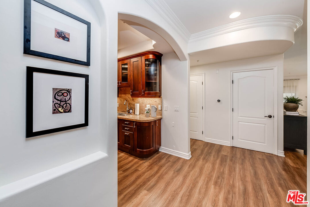 135 S Swall Dr Unit: 103