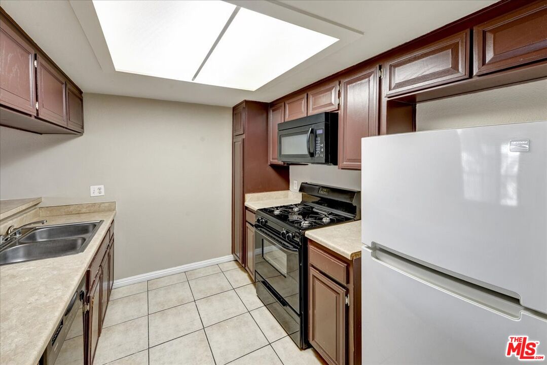 2061 Las Vegas Ave Unit: 12