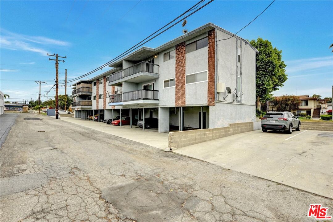 2061 Las Vegas Ave Unit: 12