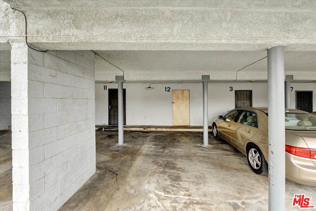 2061 Las Vegas Ave Unit: 12