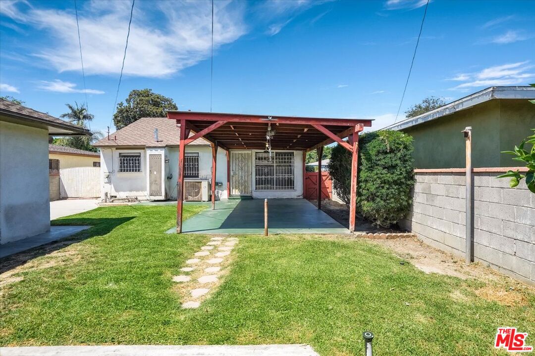 1012 S Stoneacre Ave