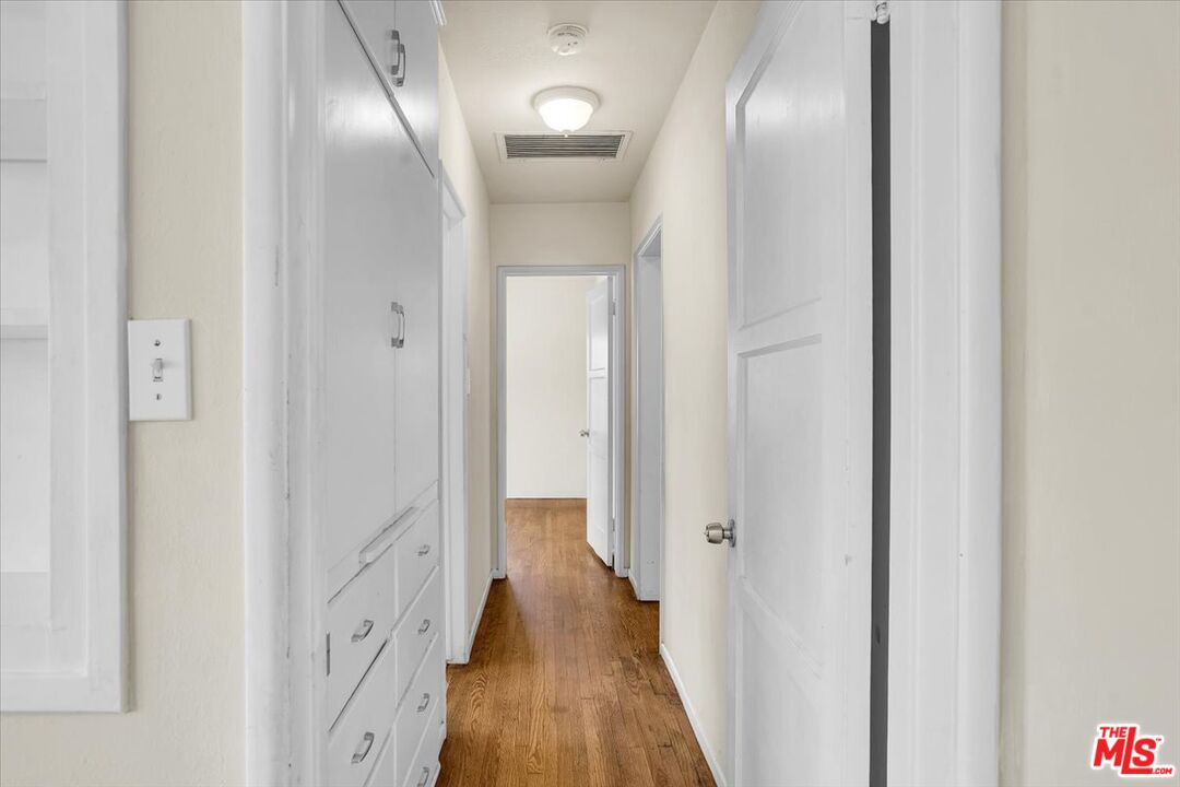 1012 S Stoneacre Ave