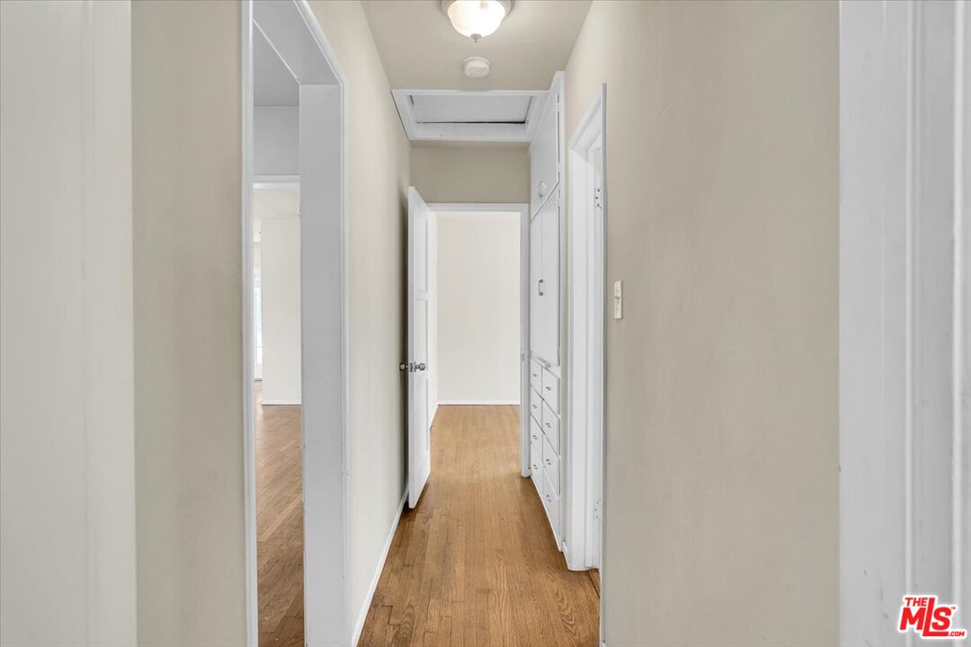 1012 S Stoneacre Ave