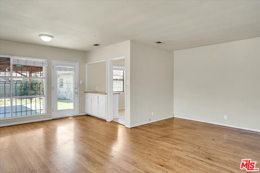 1012 S Stoneacre Ave