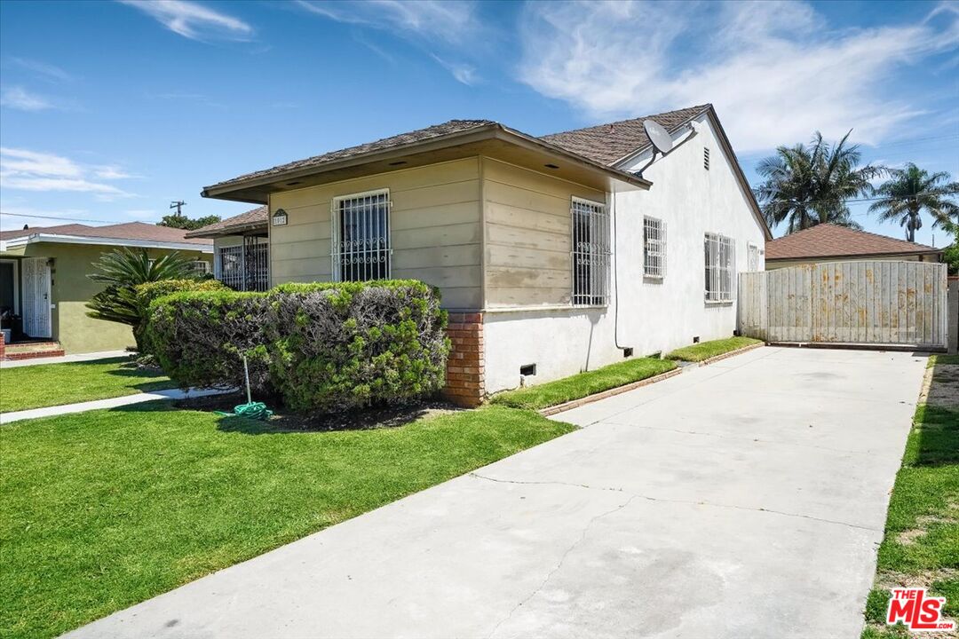 1012 S Stoneacre Ave