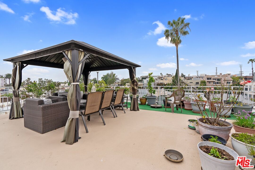 1840 S Beverly Glen Blvd Unit: 507