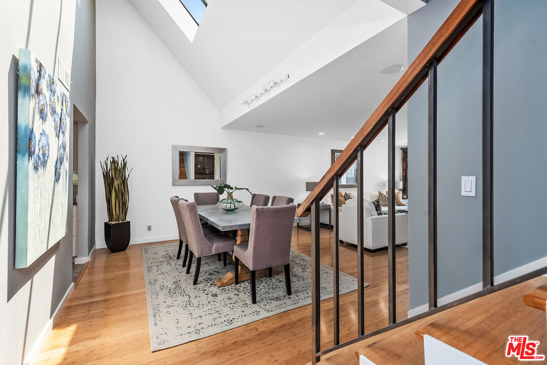 851 N Kings Rd Unit: 307