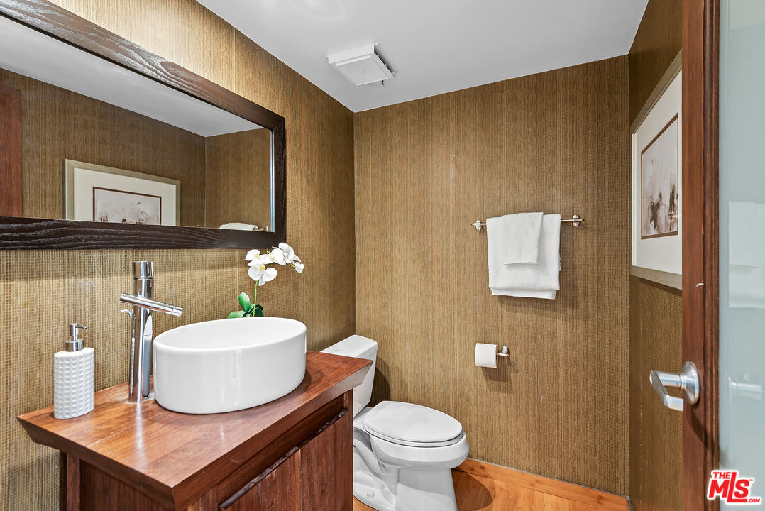 851 N Kings Rd Unit: 307