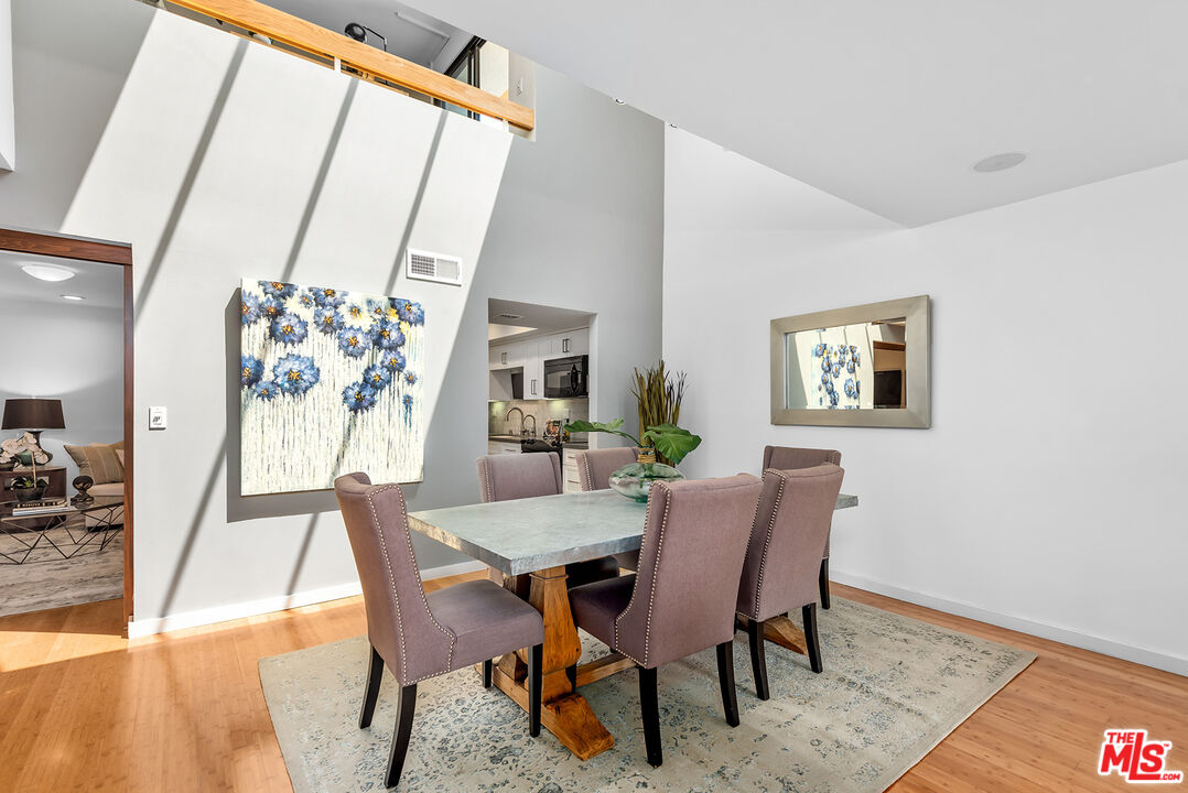 851 N Kings Rd Unit: 307