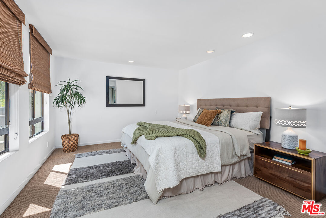 851 N Kings Rd Unit: 307