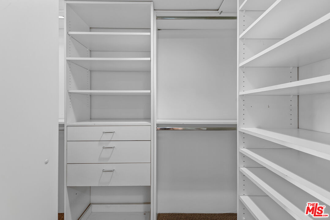 851 N Kings Rd Unit: 307