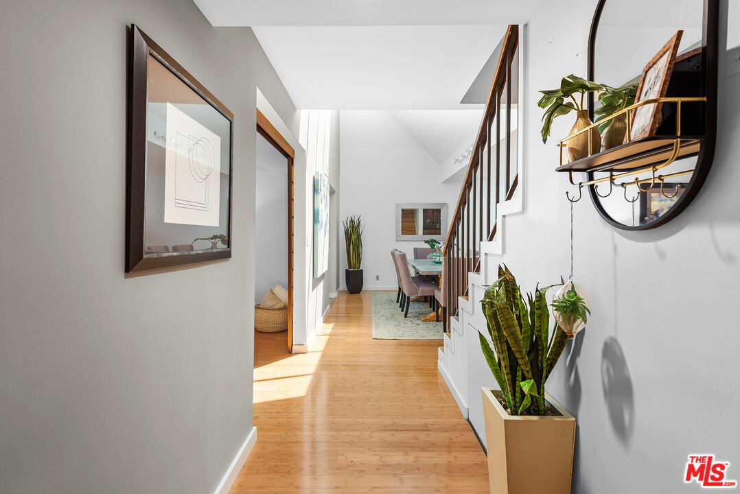 851 N Kings Rd Unit: 307