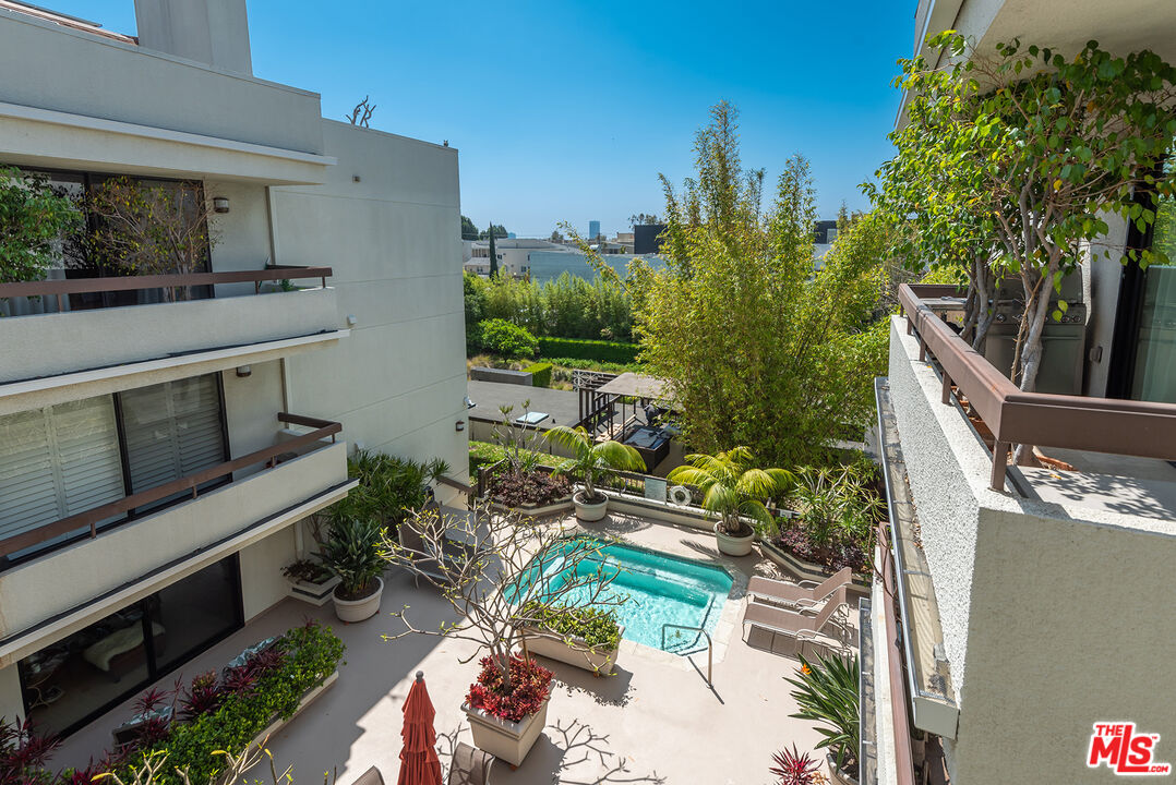 851 N Kings Rd Unit: 307