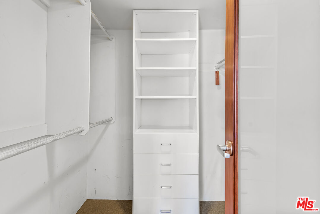 851 N Kings Rd Unit: 307