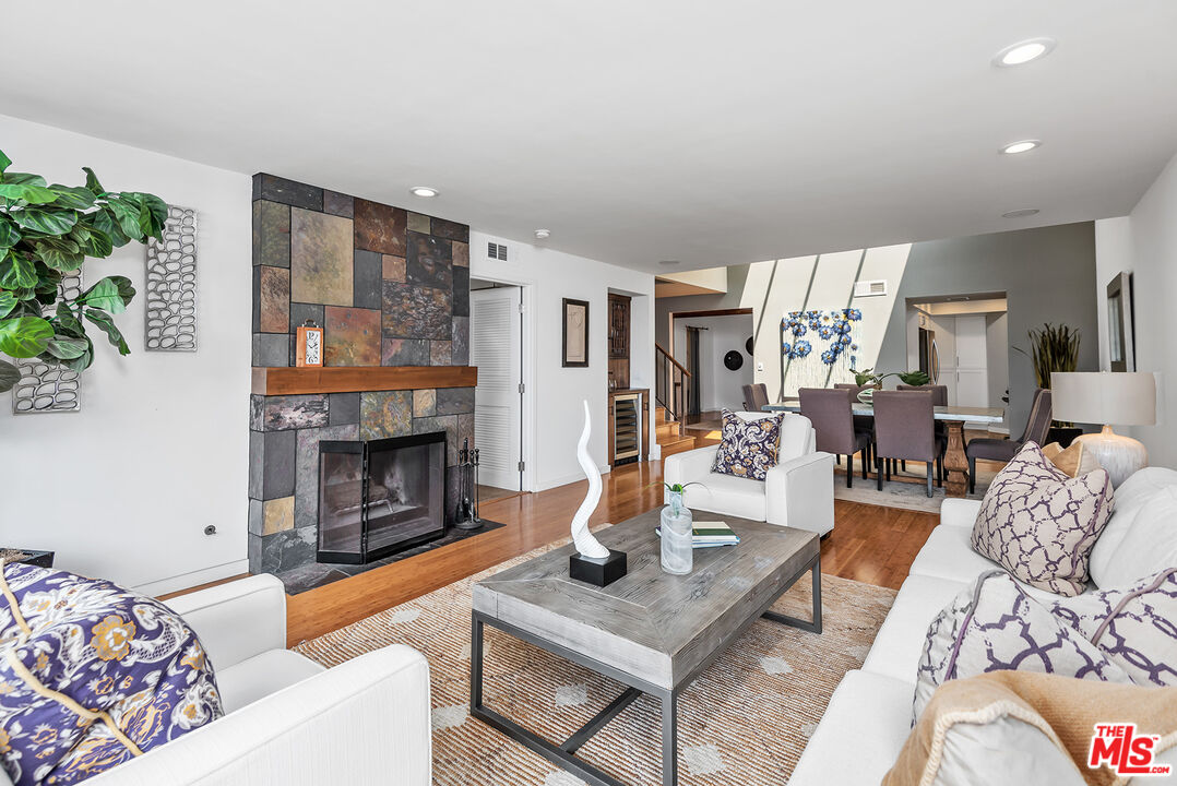 851 N Kings Rd Unit: 307