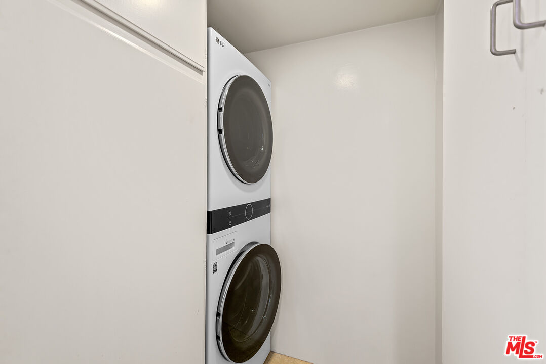 851 N Kings Rd Unit: 307