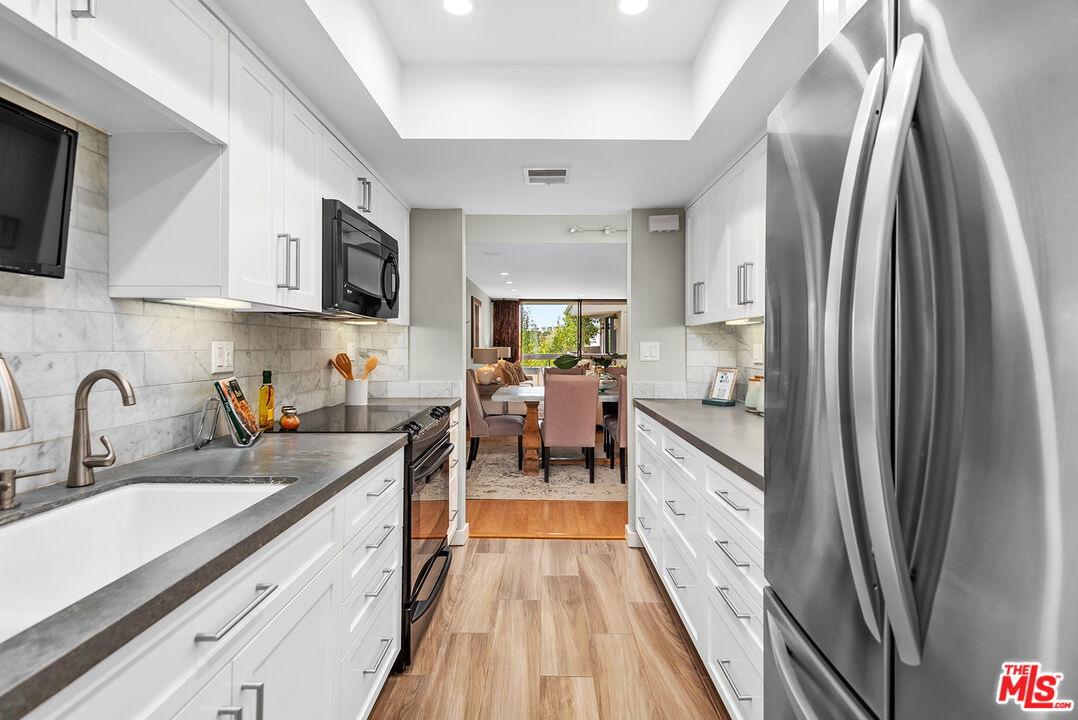 851 N Kings Rd Unit: 307