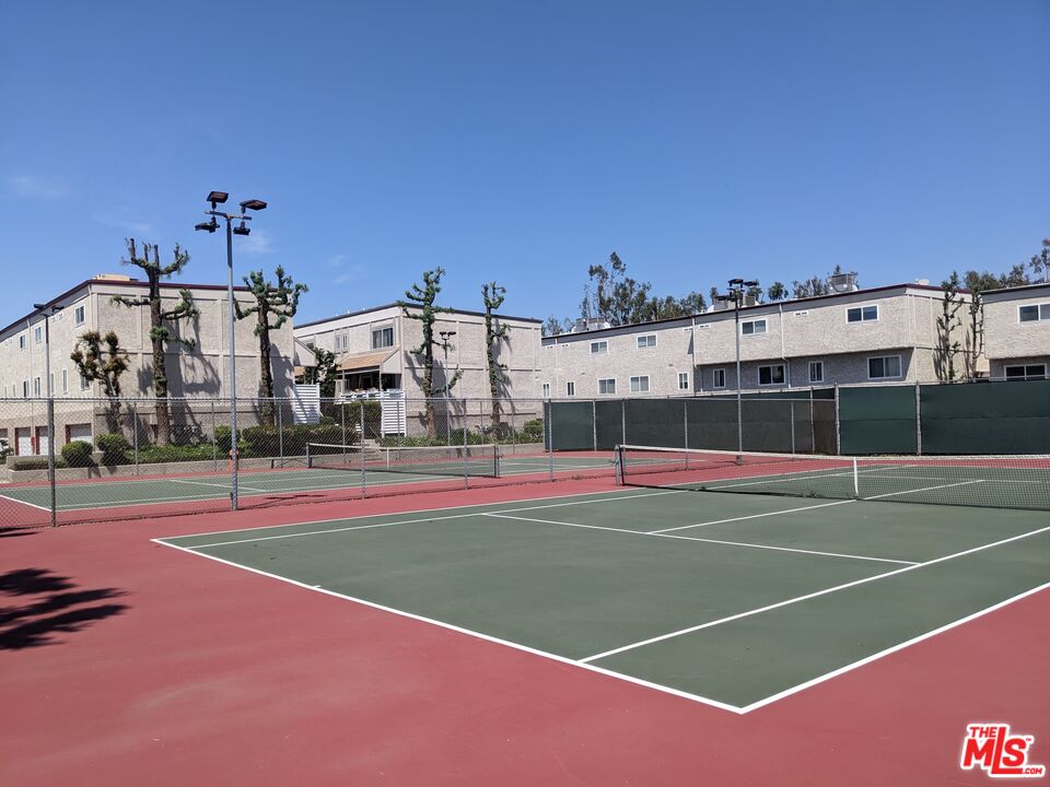 18333 Hatteras St Unit: 122
