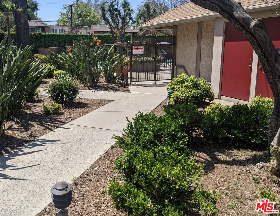 18333 Hatteras St Unit: 122