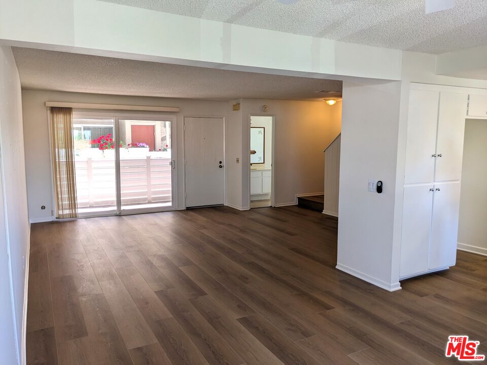 18333 Hatteras St Unit: 122