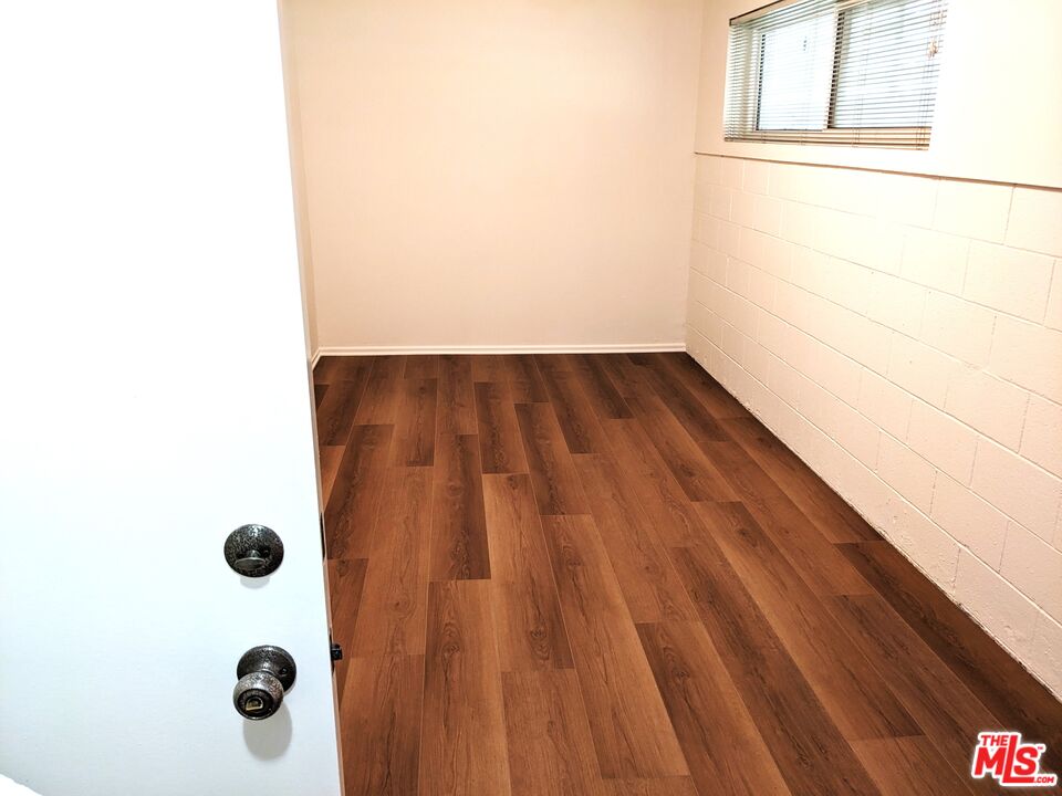 18333 Hatteras St Unit: 122