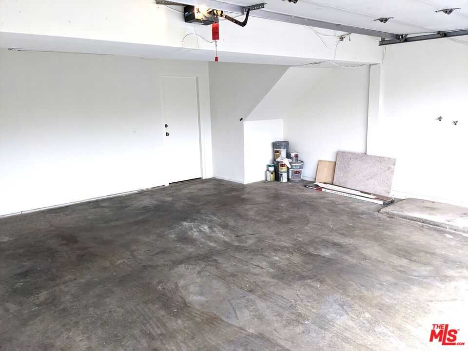 18333 Hatteras St Unit: 122