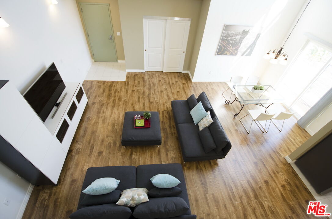 546 N Oxford Ave Unit: 308