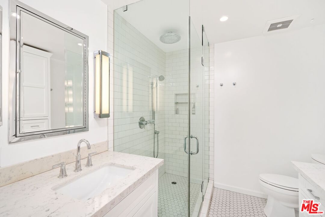 7250 Franklin Ave Unit: 305