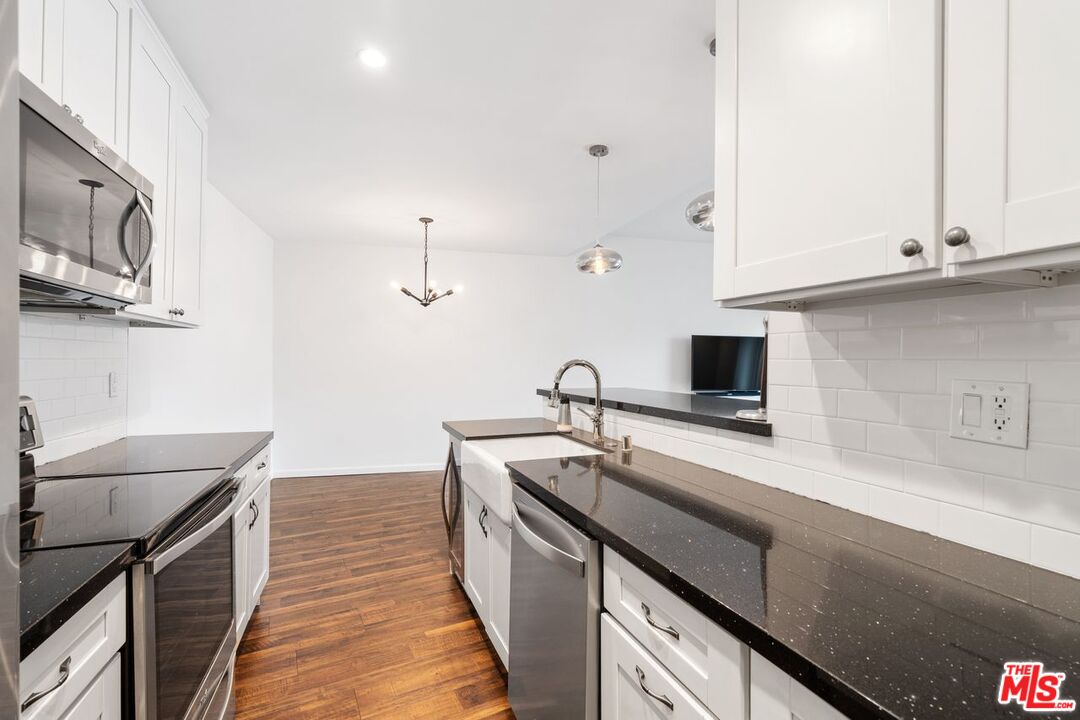 7250 Franklin Ave Unit: 305