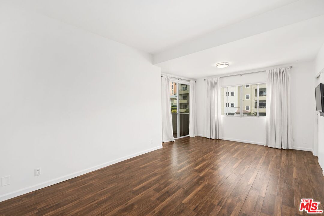 7250 Franklin Ave Unit: 305