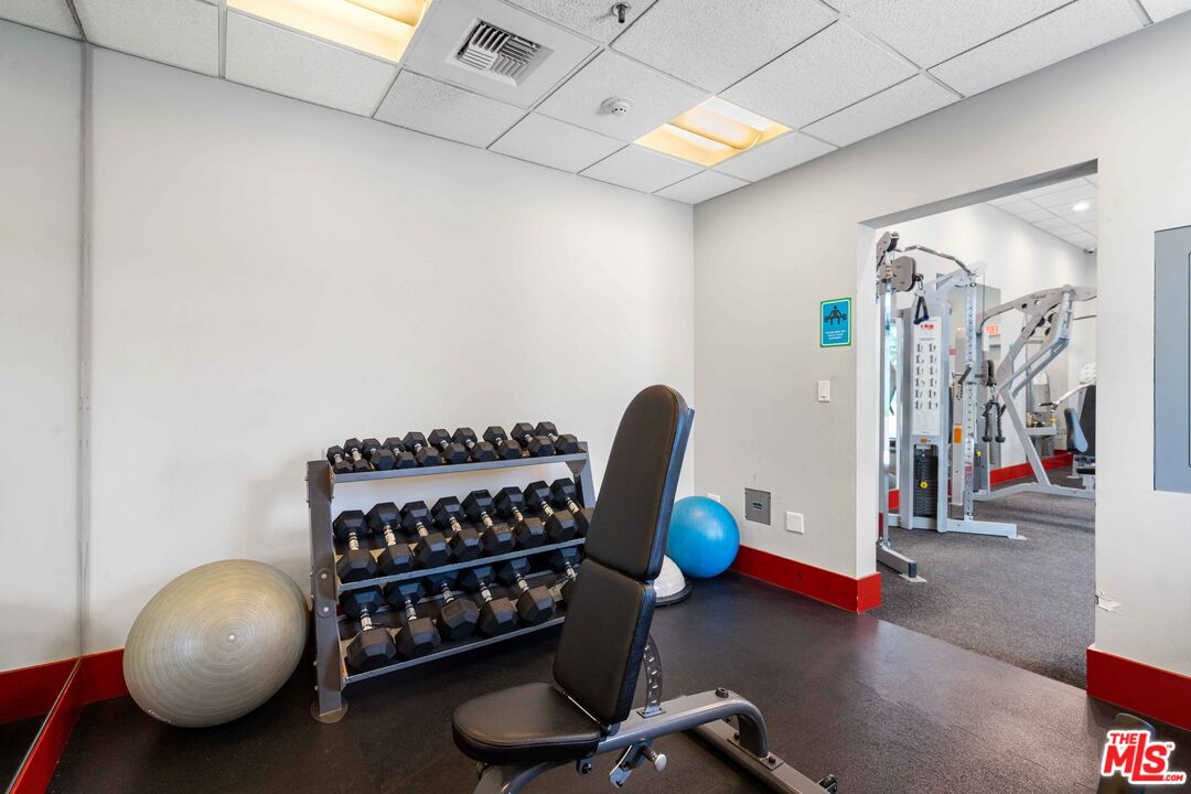 645 W 9th St Unit: 506