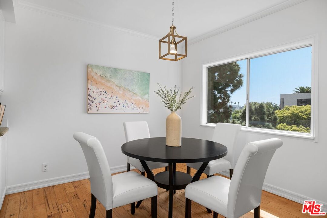 1131 California Ave Unit: 301