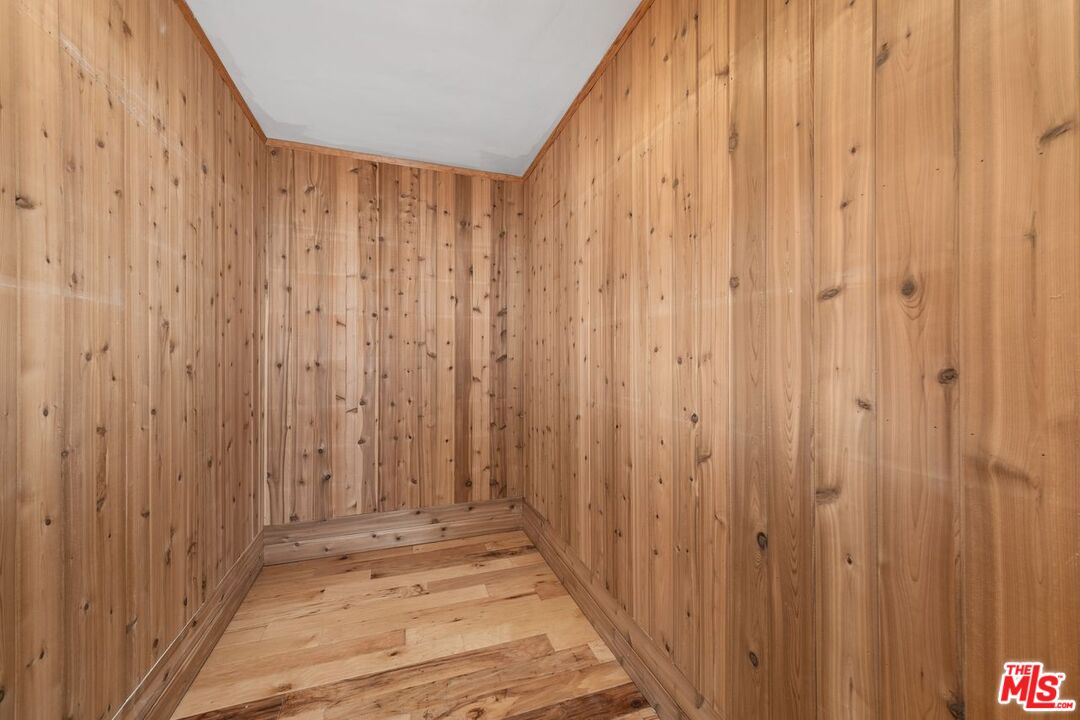 1131 California Ave Unit: 301