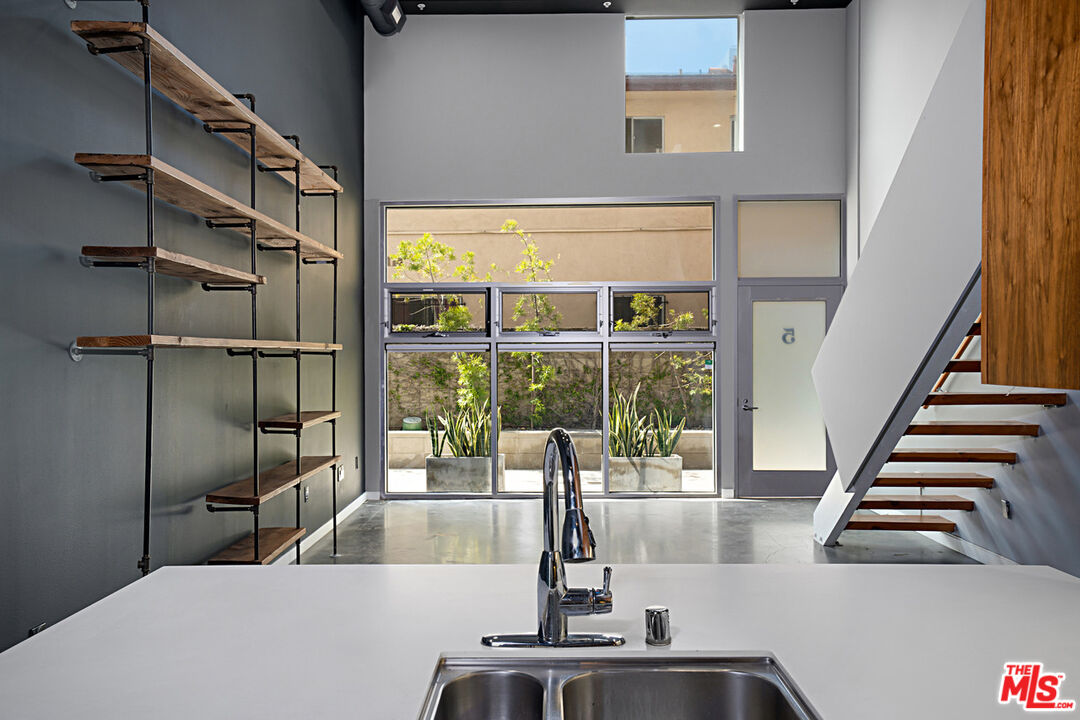 140 S Gramercy Pl Unit: 5