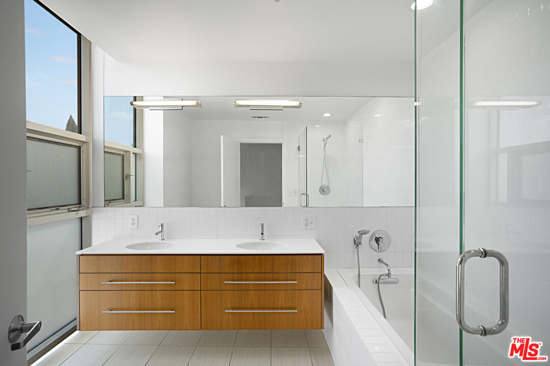 140 S Gramercy Pl Unit: 5