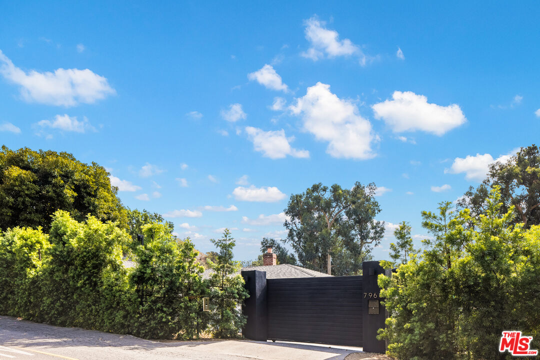 7960 Woodrow Wilson Dr