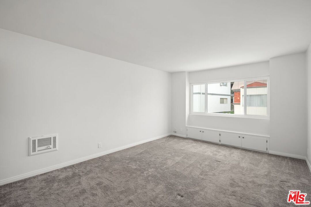 5674 Windsor Way Unit: 210