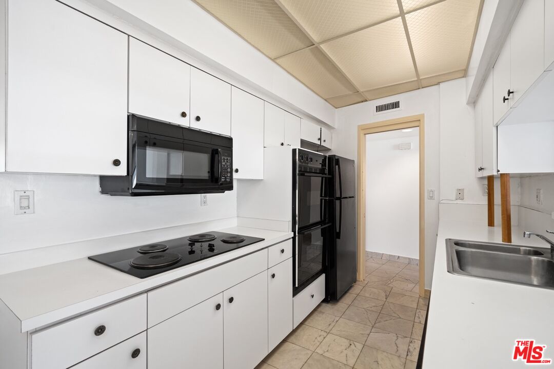 7250 Franklin Ave Unit: 803
