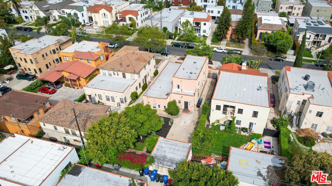 1051 Meadowbrook Ave