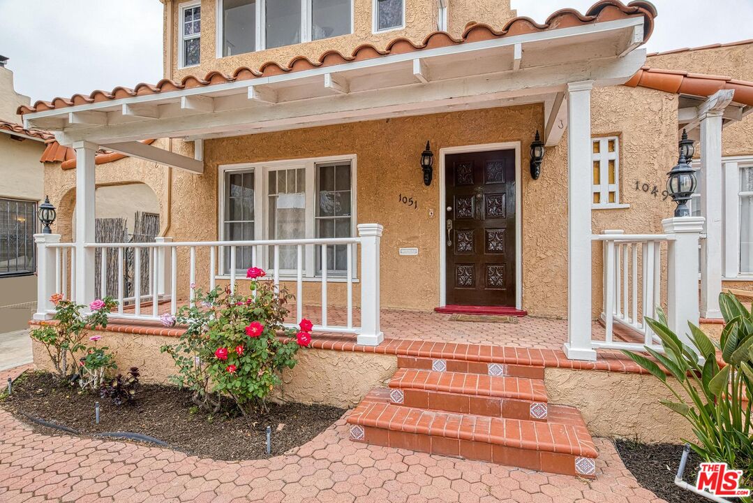 1051 Meadowbrook Ave