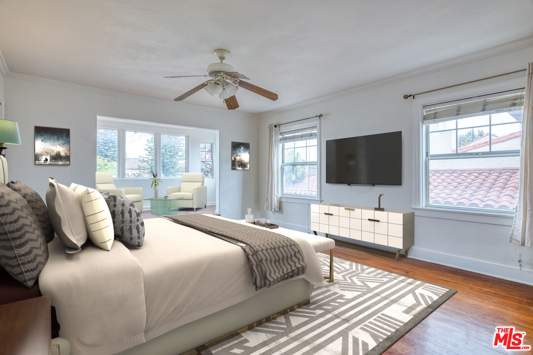 1051 Meadowbrook Ave