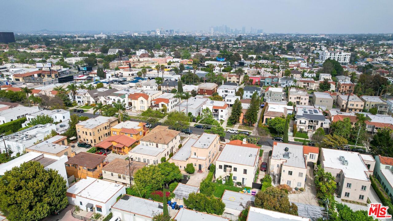 1051 Meadowbrook Ave