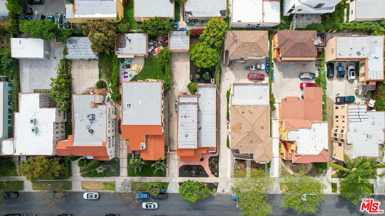 1051 Meadowbrook Ave