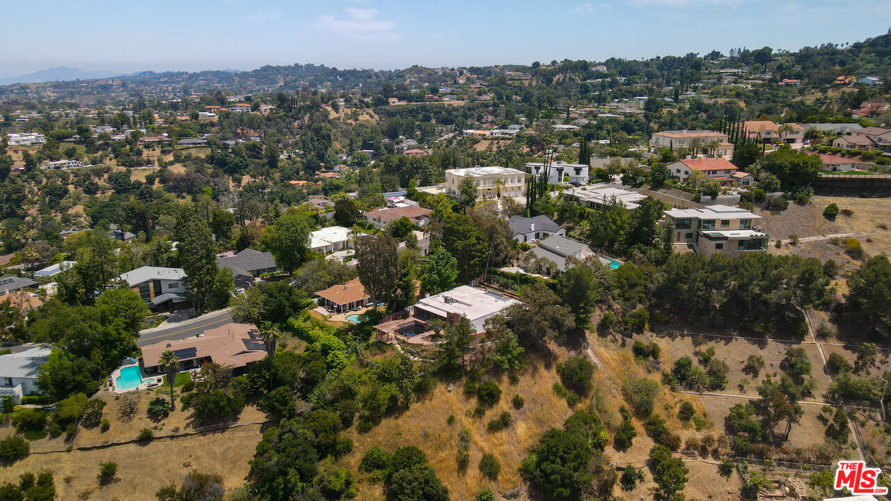 16881 Encino Hills Dr