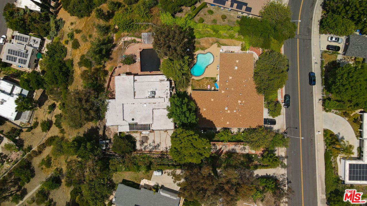 16881 Encino Hills Dr