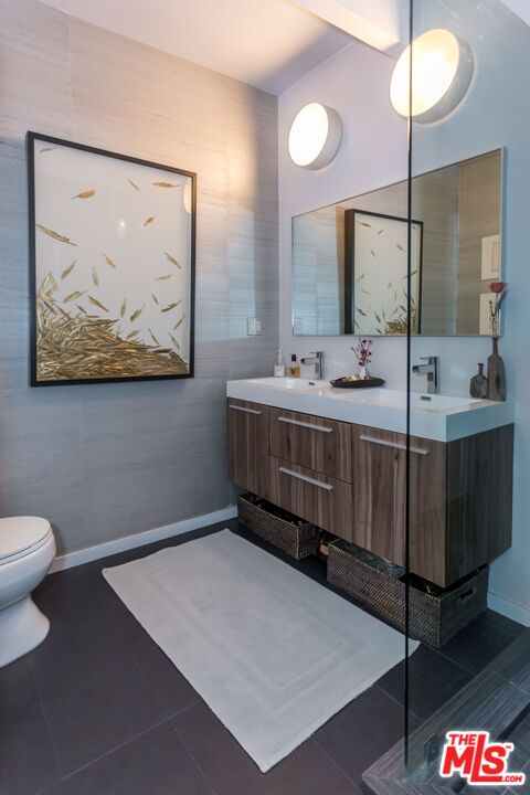 2166 Sunset Crest Dr