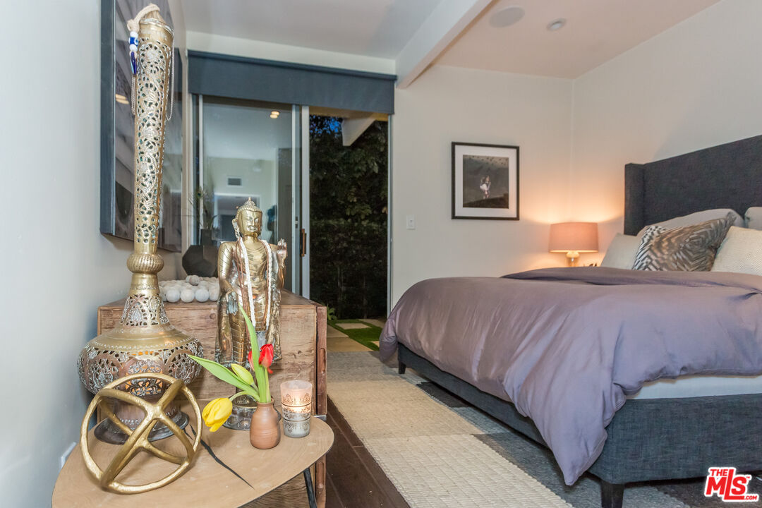 2166 Sunset Crest Dr