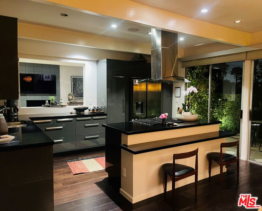 2166 Sunset Crest Dr