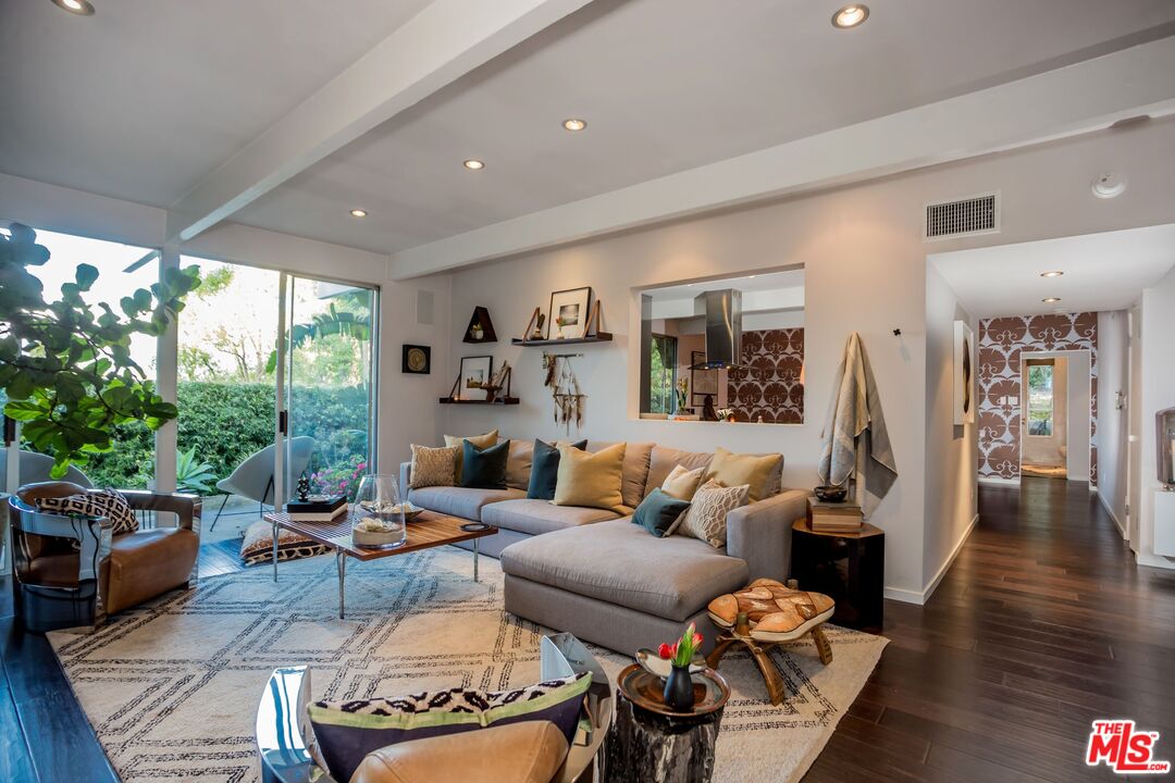 2166 Sunset Crest Dr