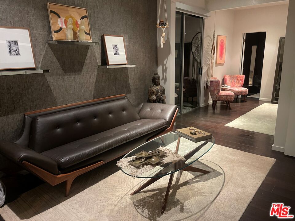 2166 Sunset Crest Dr